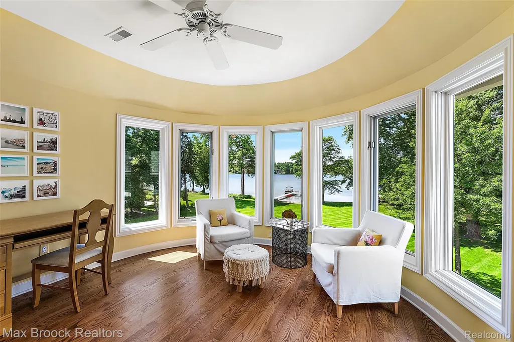 4875 Old Orchard Trail Orchard Lake Village City MI 48324