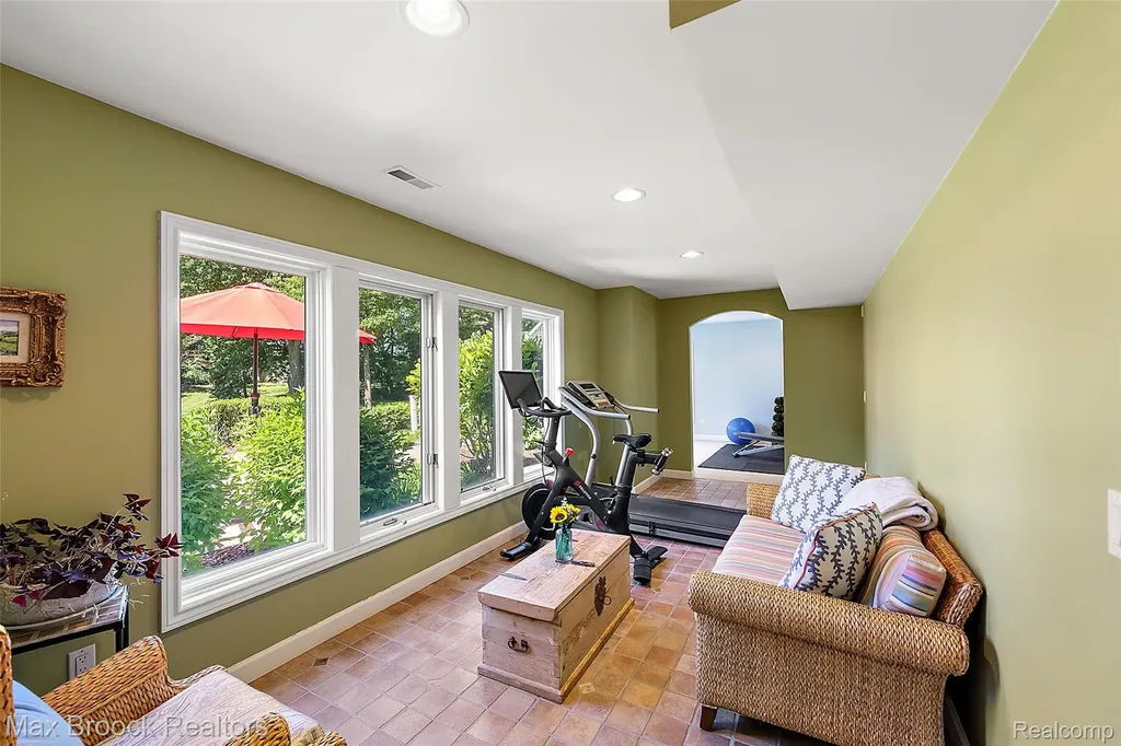 4875 Old Orchard Trail Orchard Lake Village City MI 48324