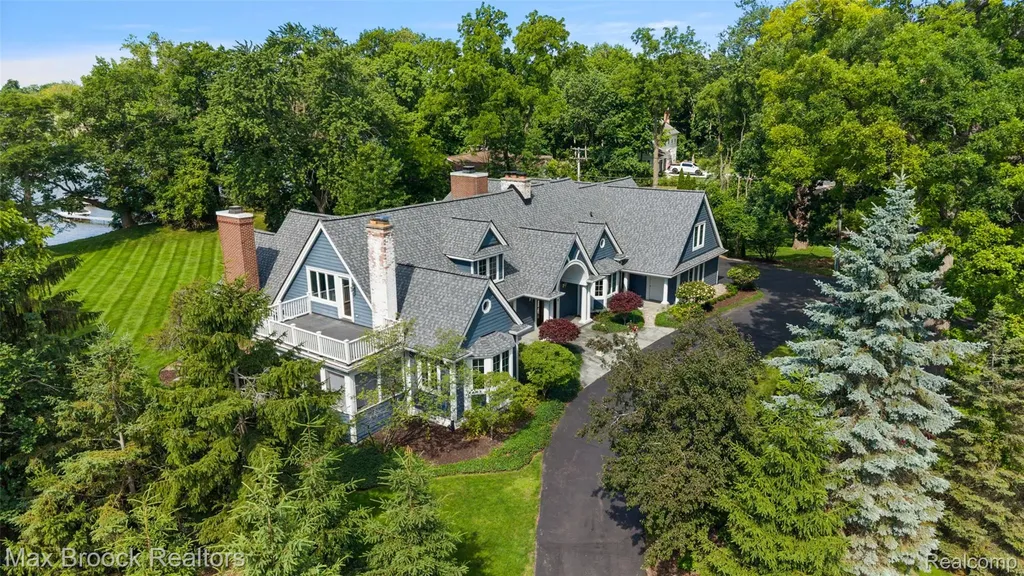 4875 Old Orchard Trail Orchard Lake Village City MI 48324