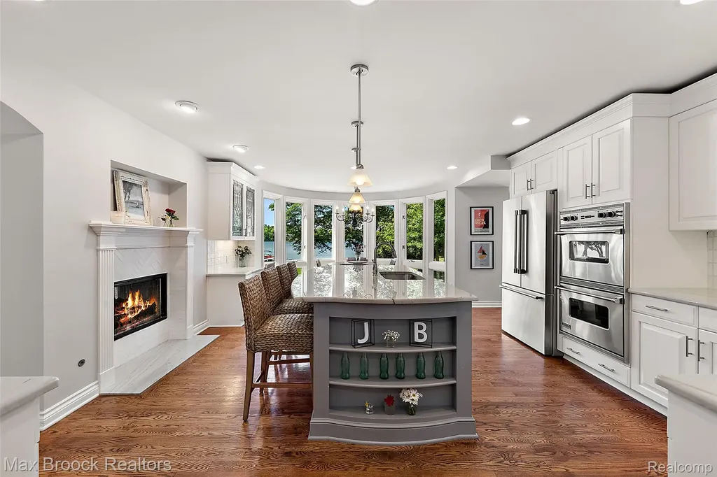 4875 Old Orchard Trail Orchard Lake Village City MI 48324