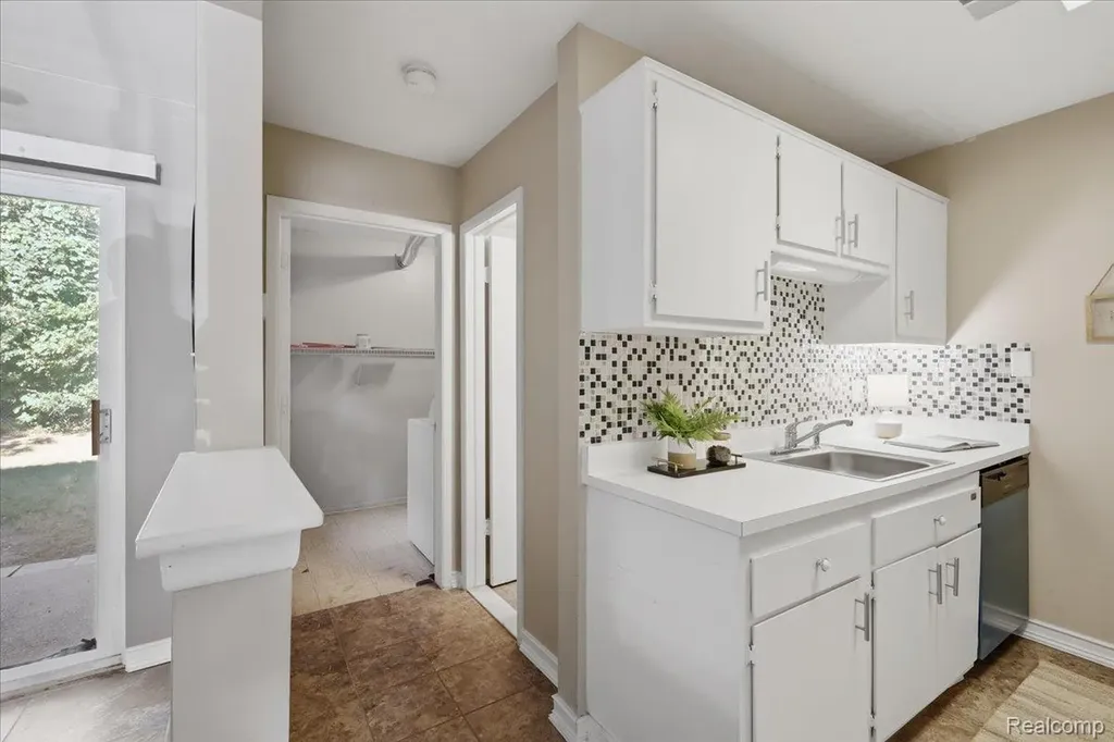 1408 Laurel Valley Drive Waterford Charter Township MI 48327