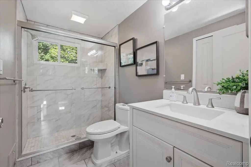 1408 Laurel Valley Drive Waterford Charter Township MI 48327