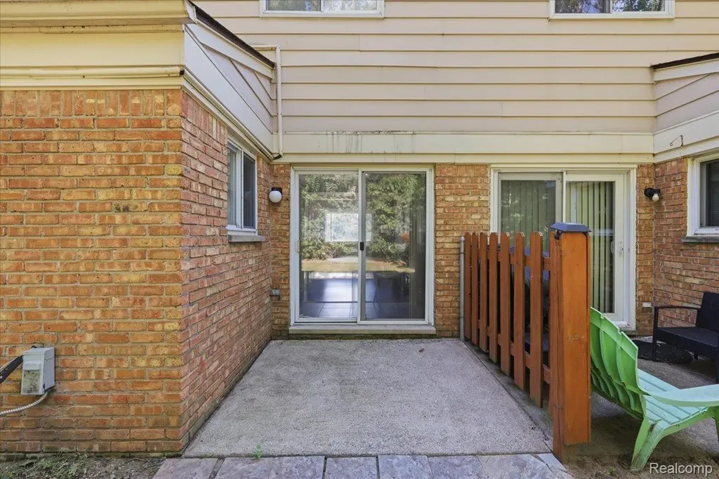 1408 Laurel Valley Drive Waterford Charter Township MI 48327