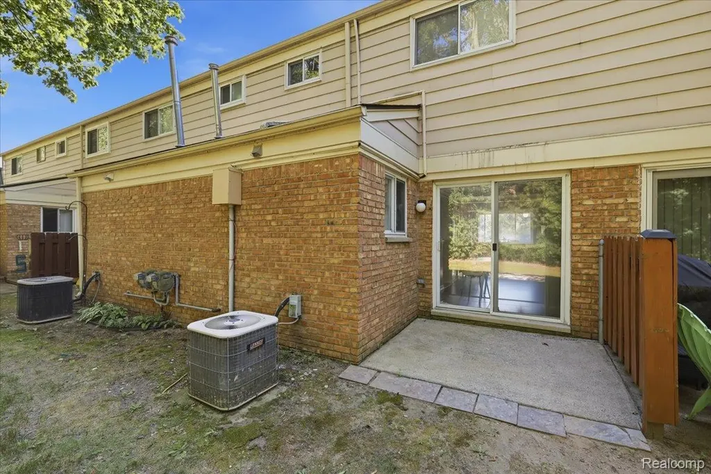 1408 Laurel Valley Drive Waterford Charter Township MI 48327