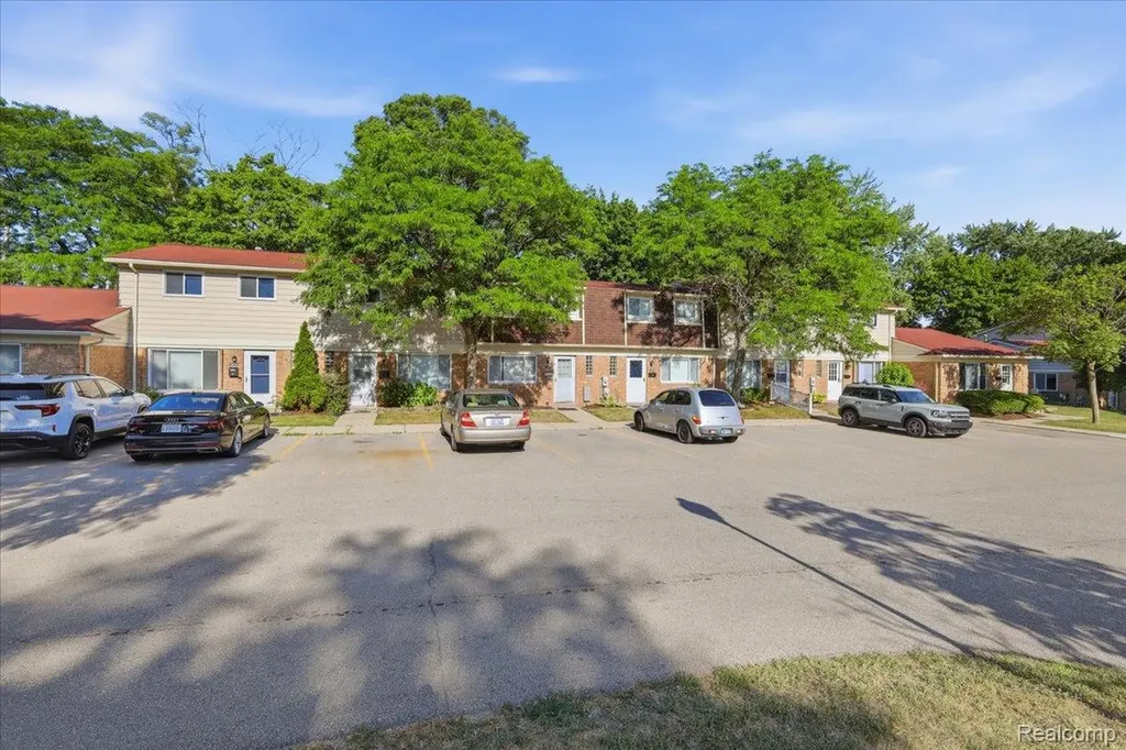1408 Laurel Valley Drive Waterford Charter Township MI 48327