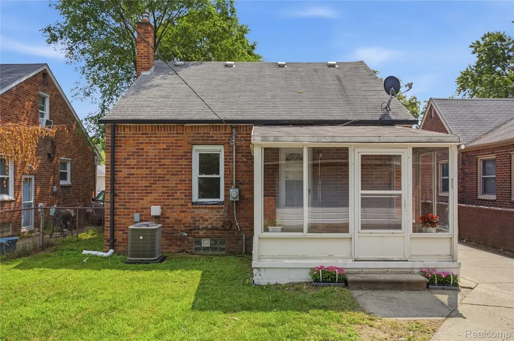 11363 Riverdale Redford Charter Township MI 48239