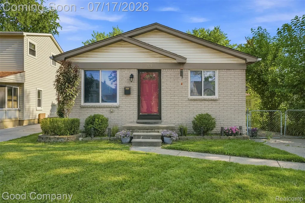 321 Manatee Avenue Hazel Park City MI 48030