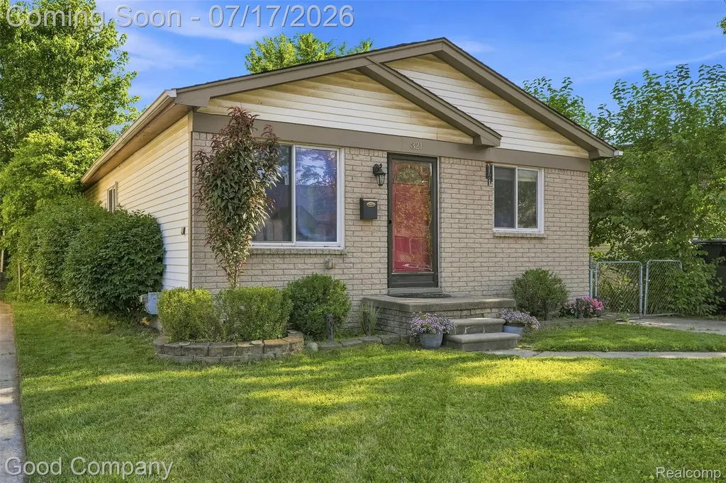 321 Manatee Avenue Hazel Park City MI 48030