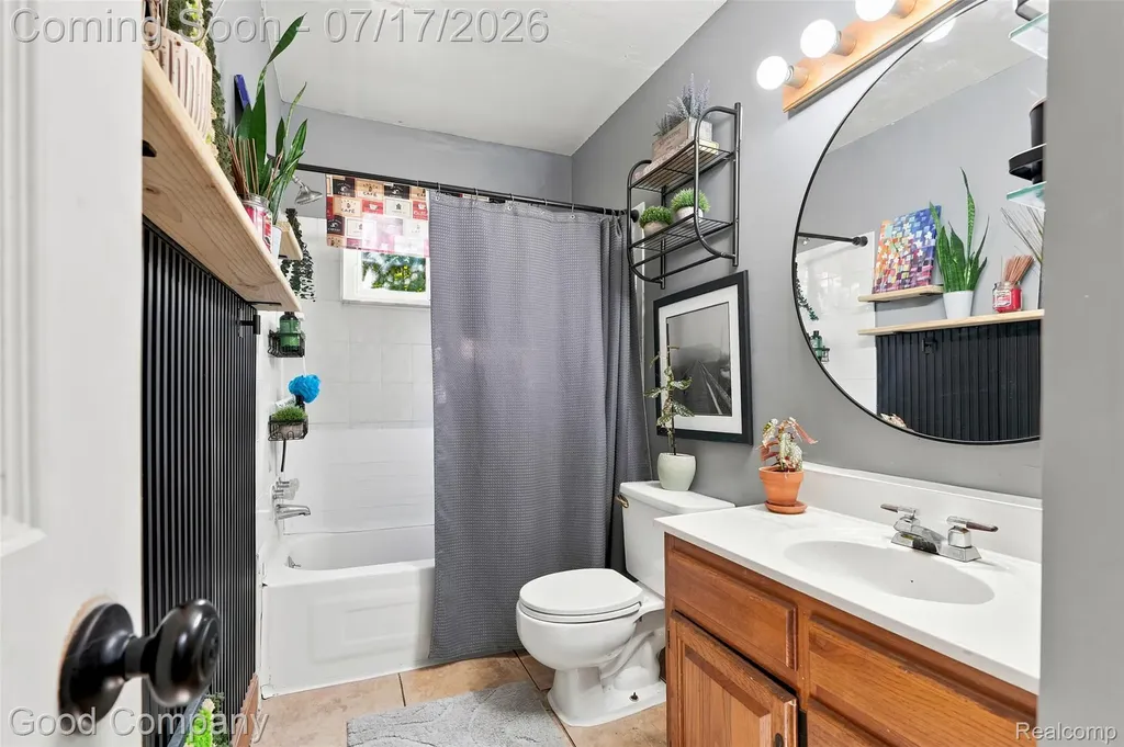 321 Manatee Avenue Hazel Park City MI 48030