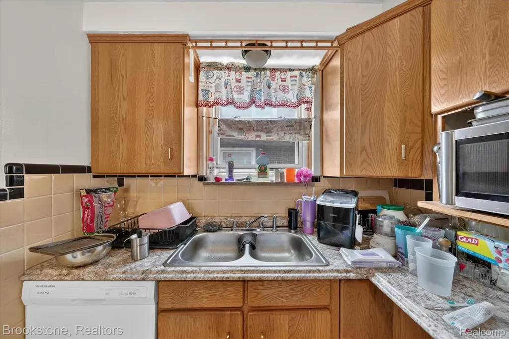 15461 Vaughan Street Detroit City MI 48223