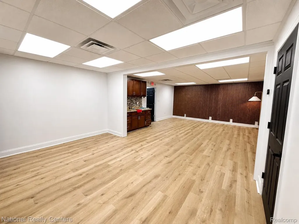 24736 Michigan Avenue Dearborn City MI 48124