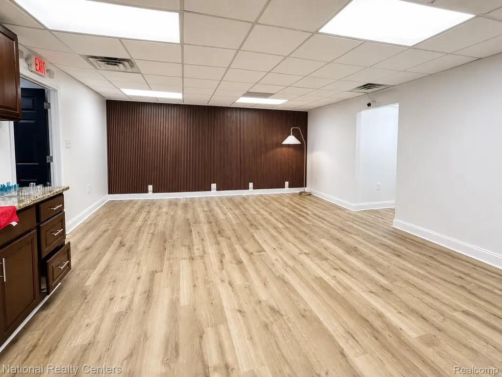 24736 Michigan Avenue Dearborn City MI 48124