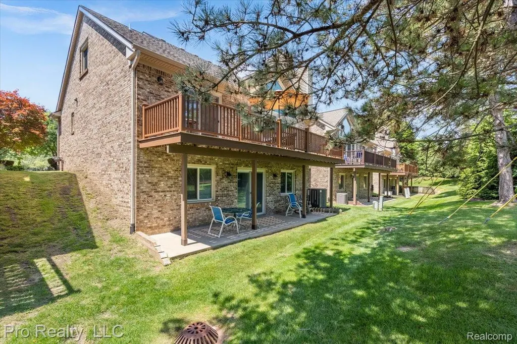 45317 Stonehedge Drive Plymouth Charter Township MI 48170