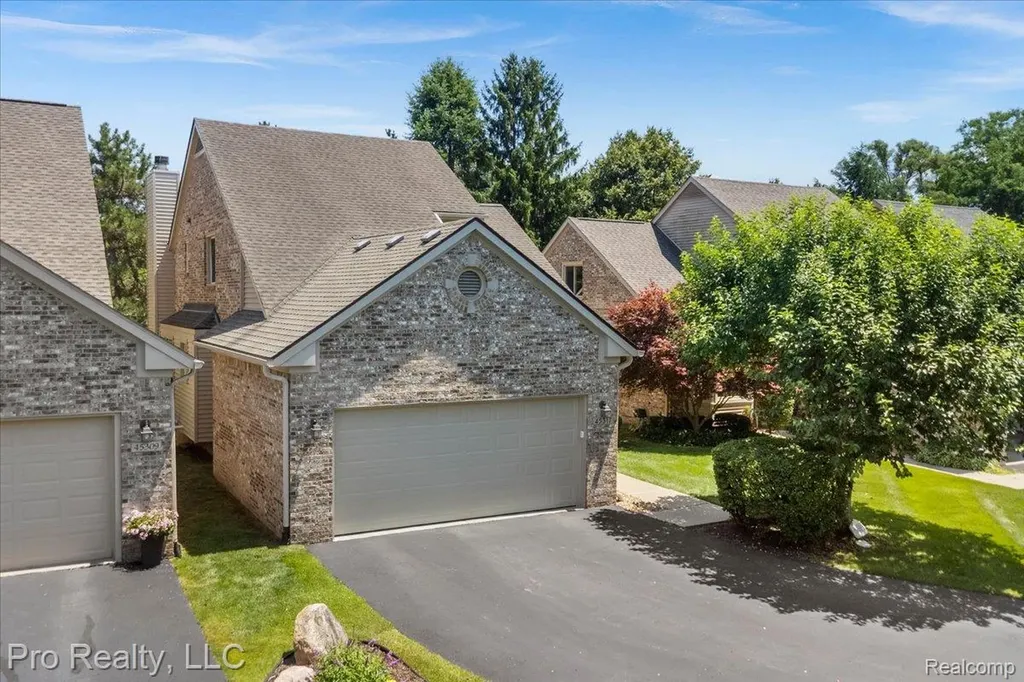 45317 Stonehedge Drive Plymouth Charter Township MI 48170