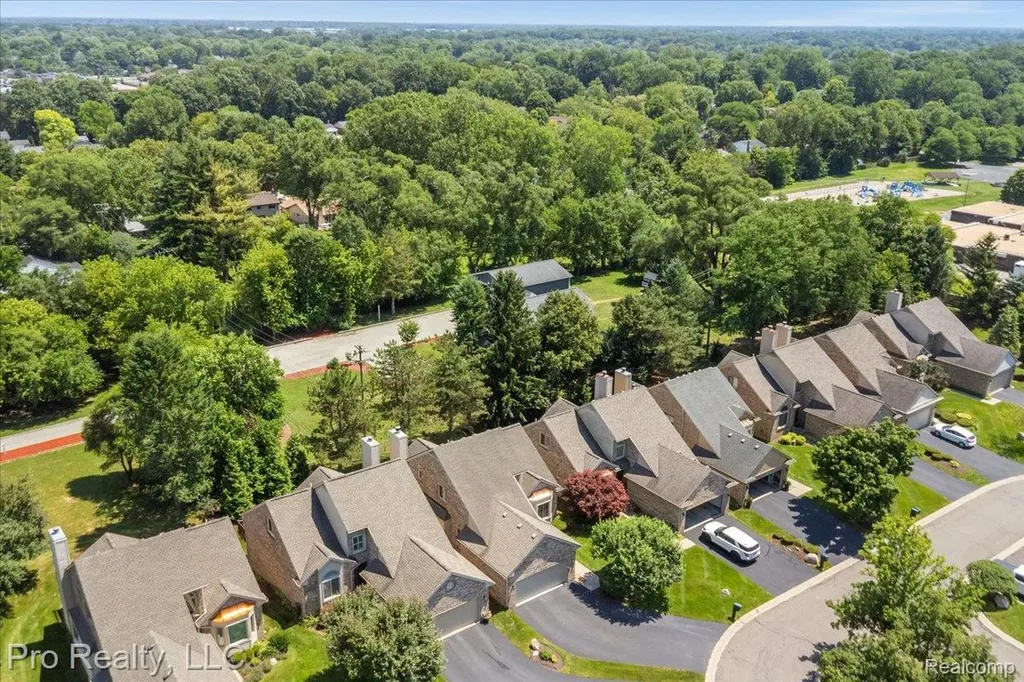 45317 Stonehedge Drive Plymouth Charter Township MI 48170
