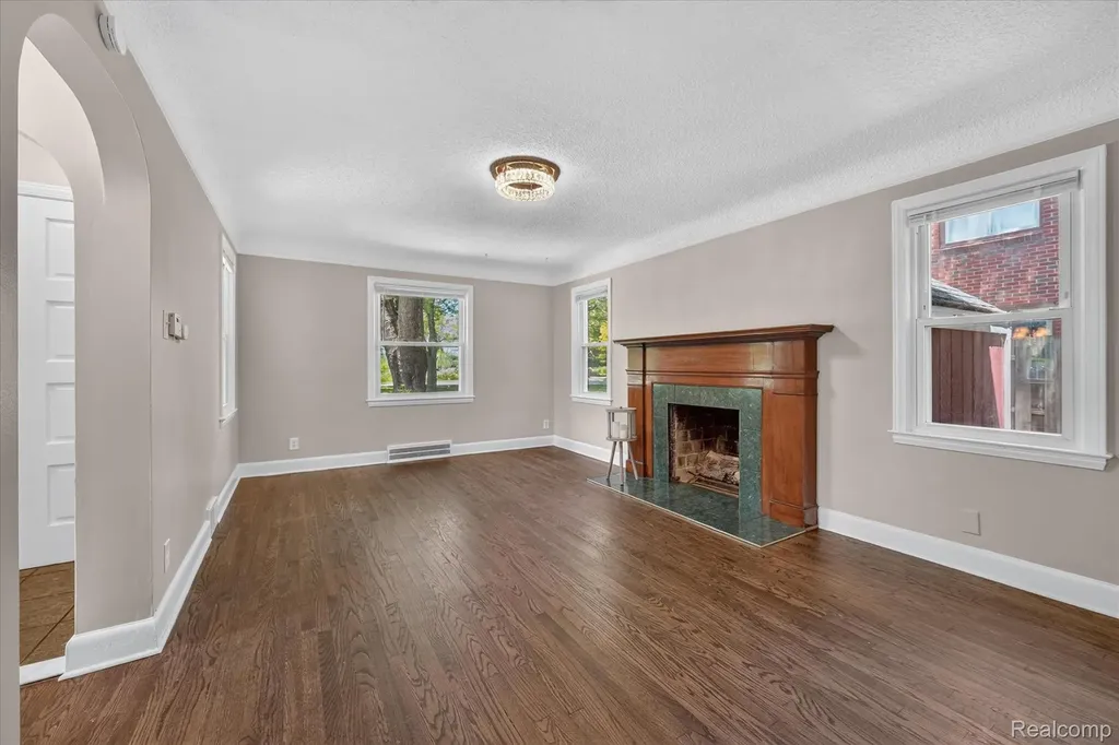 29508 Old North River Road Harrison Charter Township MI 48045