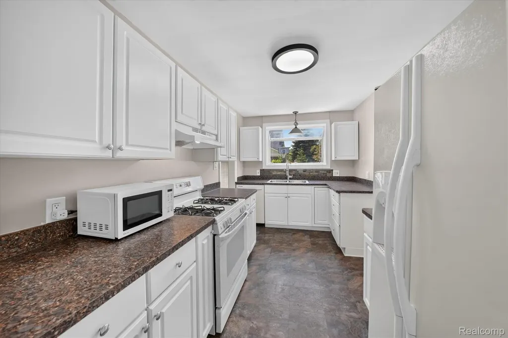 29508 Old North River Road Harrison Charter Township MI 48045