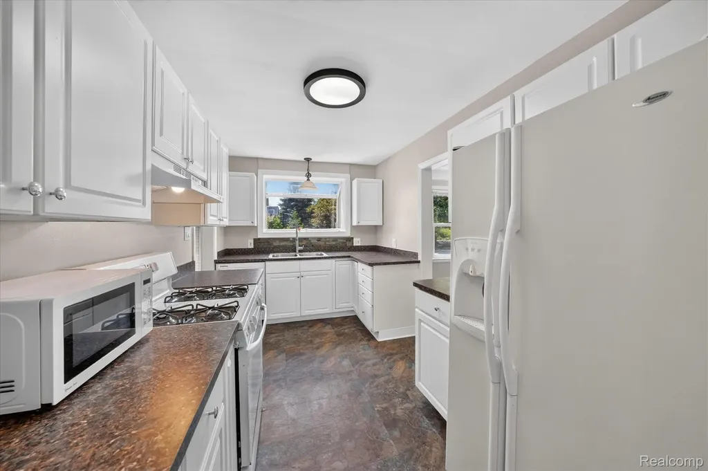 29508 Old North River Road Harrison Charter Township MI 48045