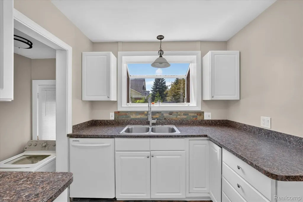 29508 Old North River Road Harrison Charter Township MI 48045