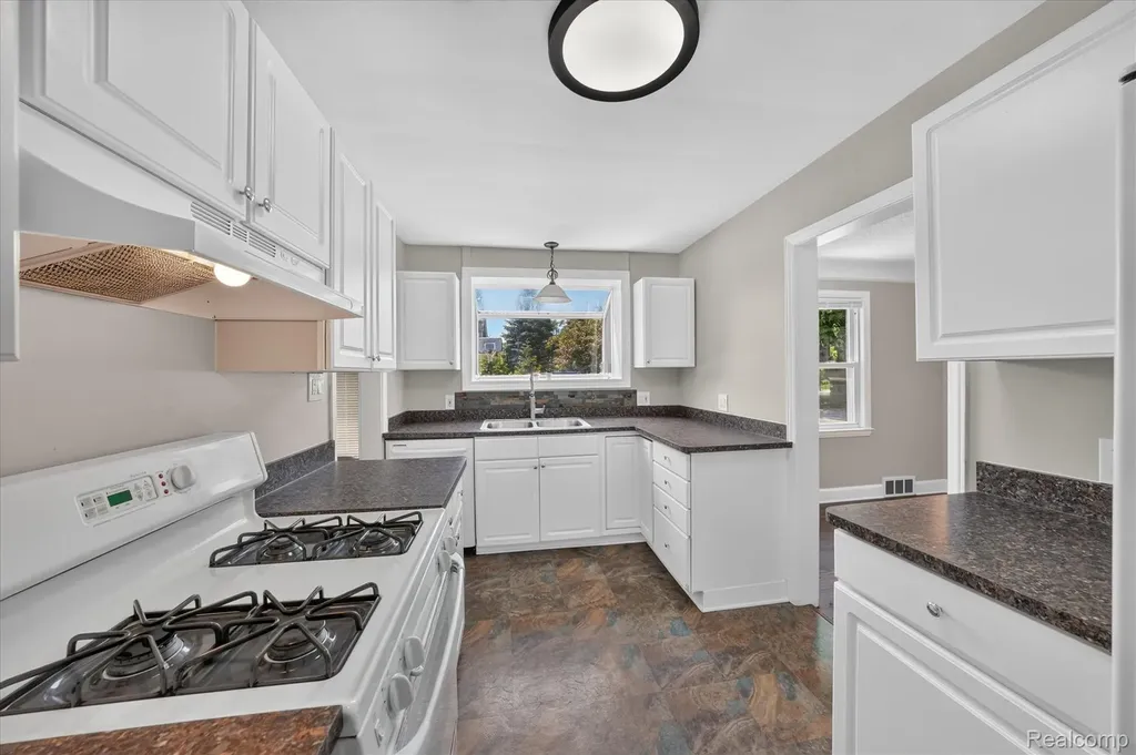 29508 Old North River Road Harrison Charter Township MI 48045