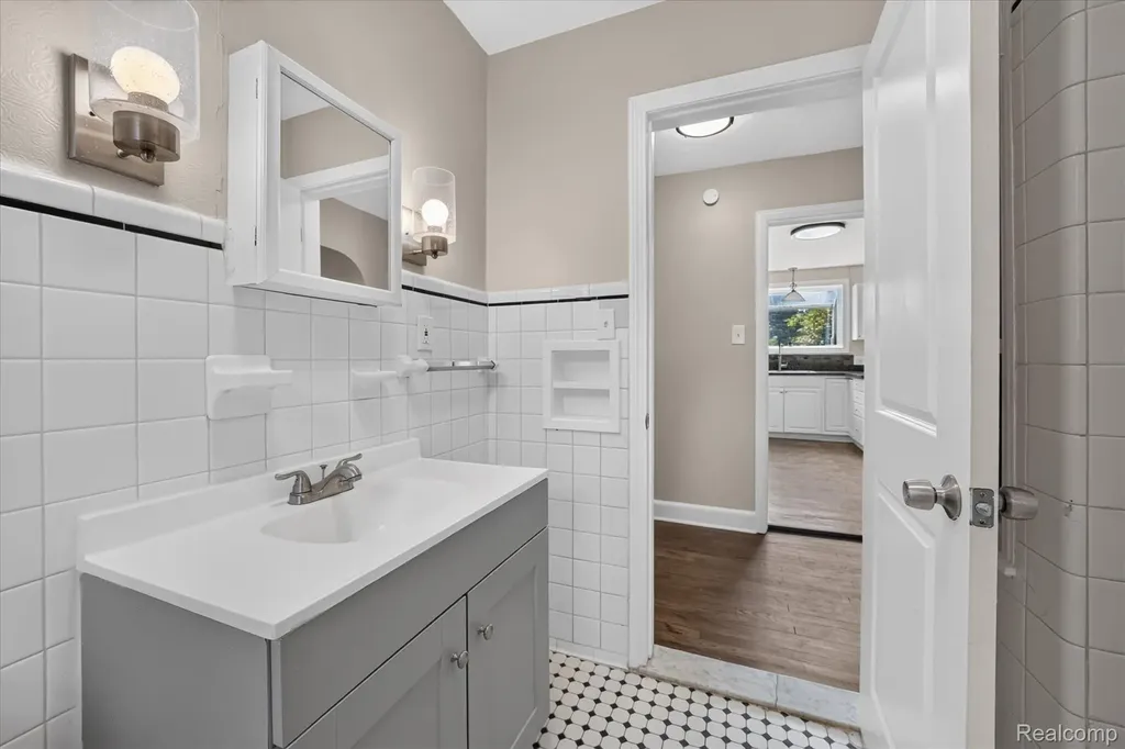 29508 Old North River Road Harrison Charter Township MI 48045