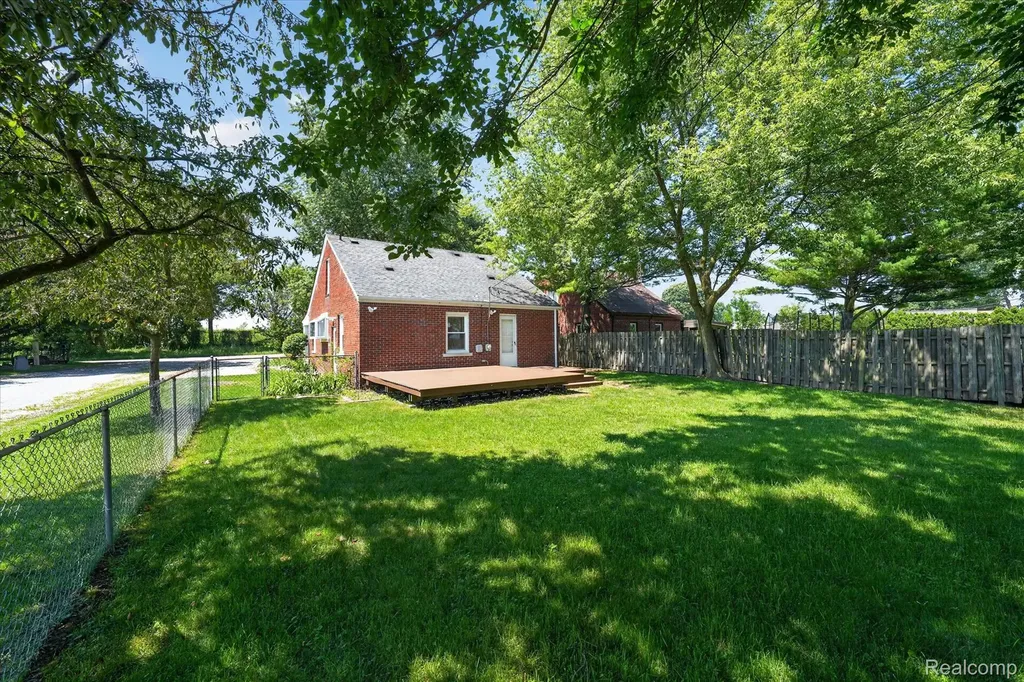 29508 Old North River Road Harrison Charter Township MI 48045