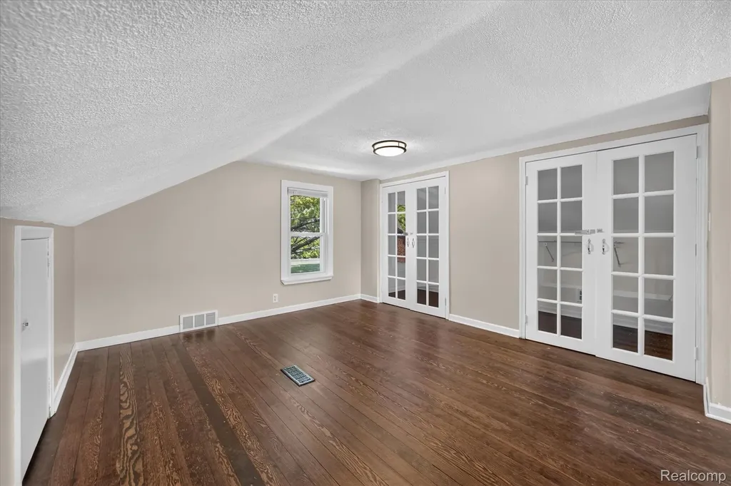 29508 Old North River Road Harrison Charter Township MI 48045