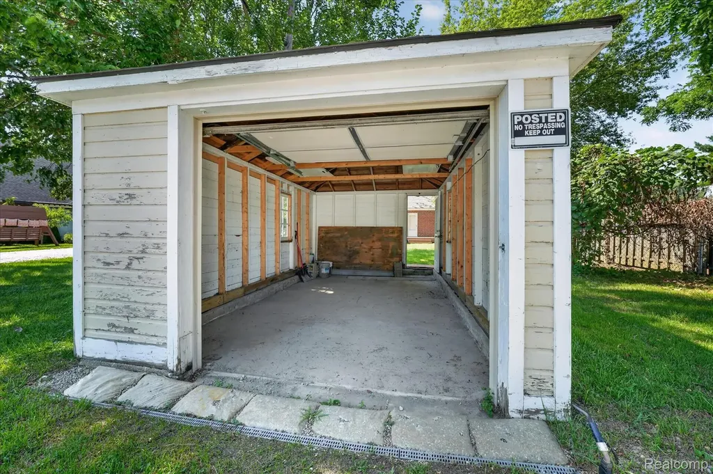 29508 Old North River Road Harrison Charter Township MI 48045