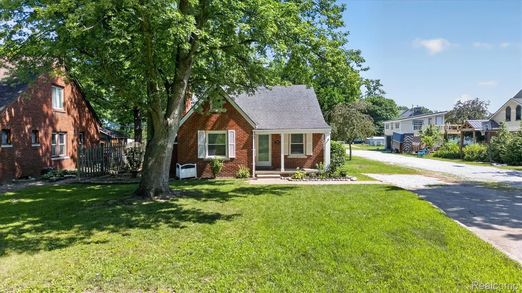 29508 Old North River Road Harrison Charter Township MI 48045
