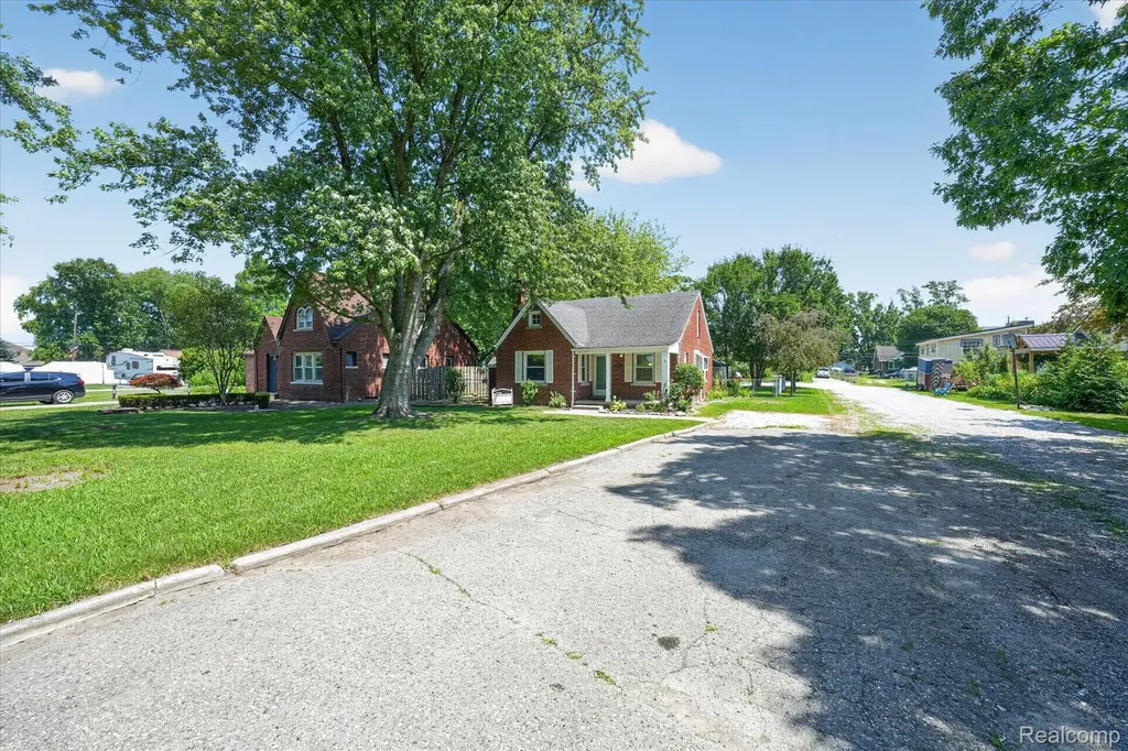 29508 Old North River Road Harrison Charter Township MI 48045