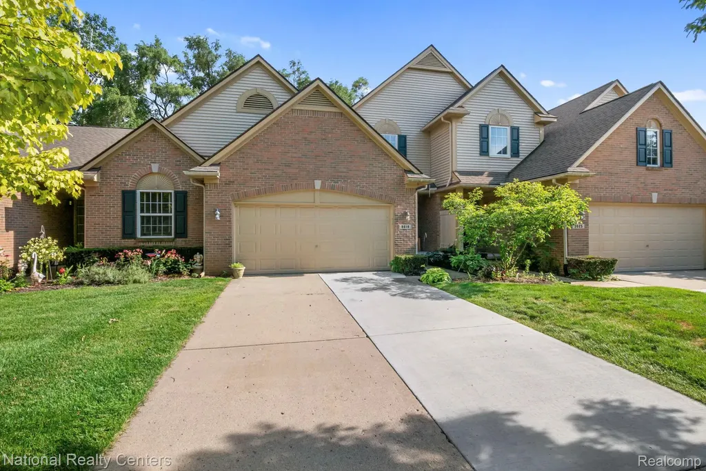 8019 Springdale Drive White Lake Charter Township MI 48386