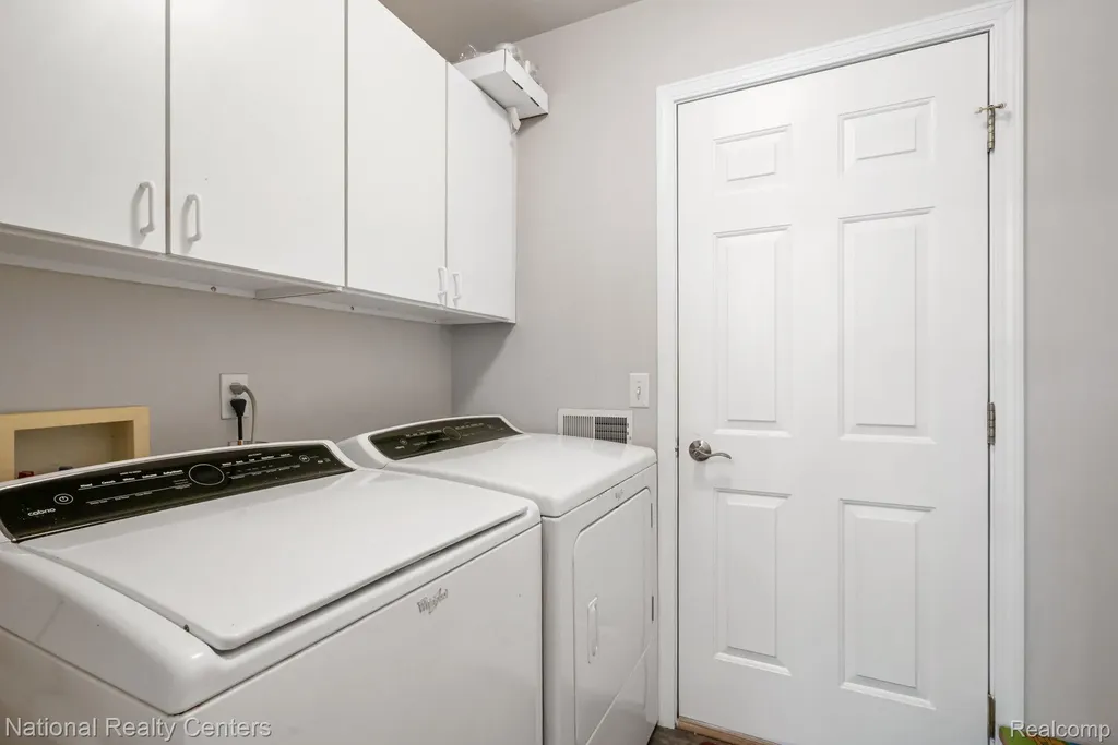 8019 Springdale Drive White Lake Charter Township MI 48386