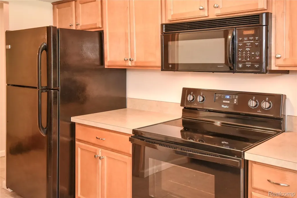 1653 Riverside Drive Rochester Hills City MI 48309