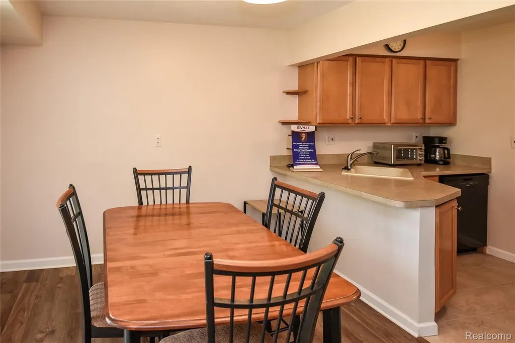 1653 Riverside Drive Rochester Hills City MI 48309