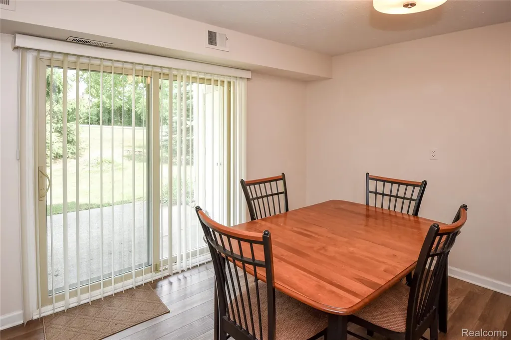 1653 Riverside Drive Rochester Hills City MI 48309