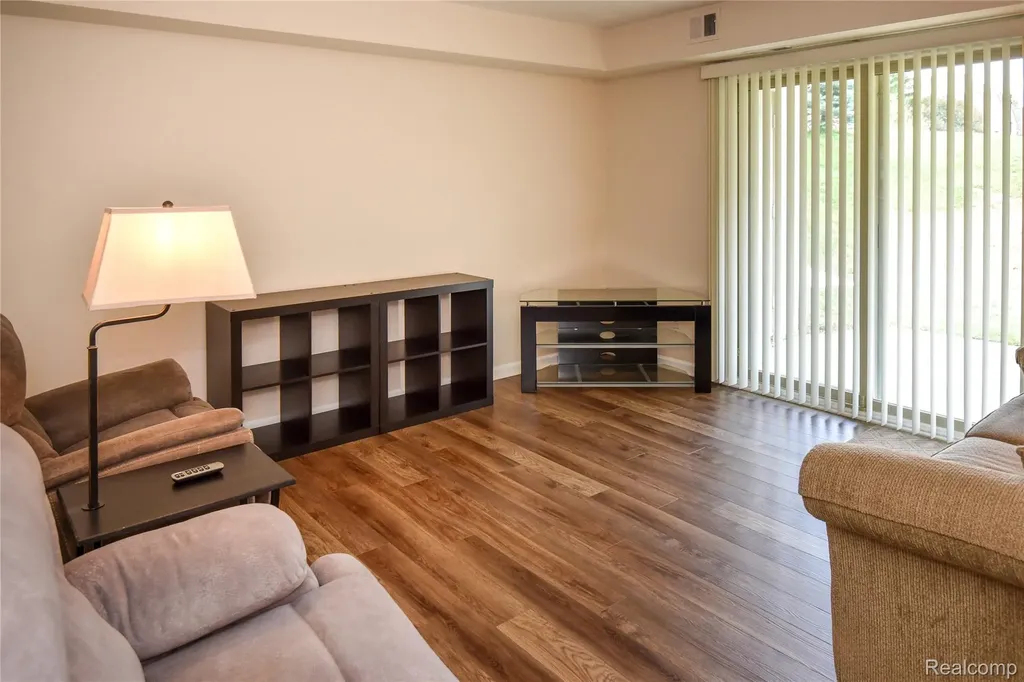 1653 Riverside Drive Rochester Hills City MI 48309