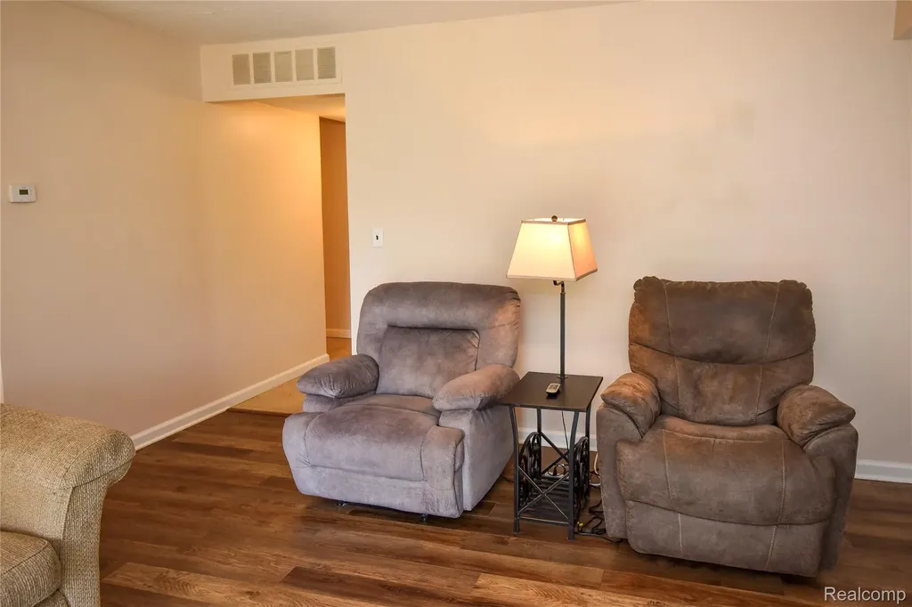 1653 Riverside Drive Rochester Hills City MI 48309