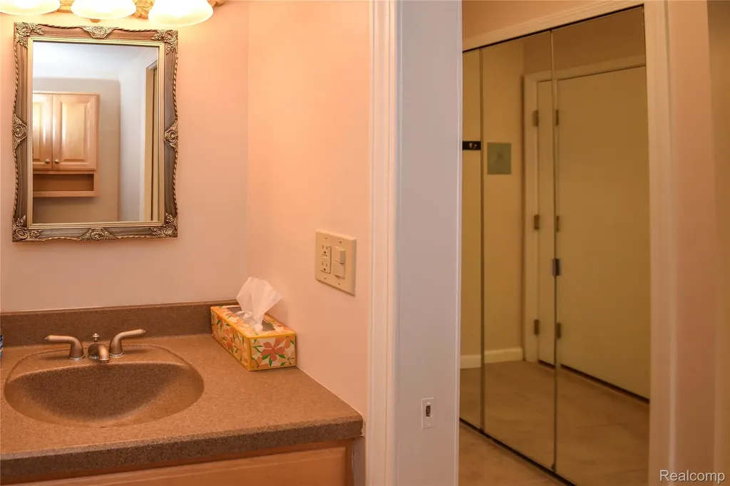 1653 Riverside Drive Rochester Hills City MI 48309