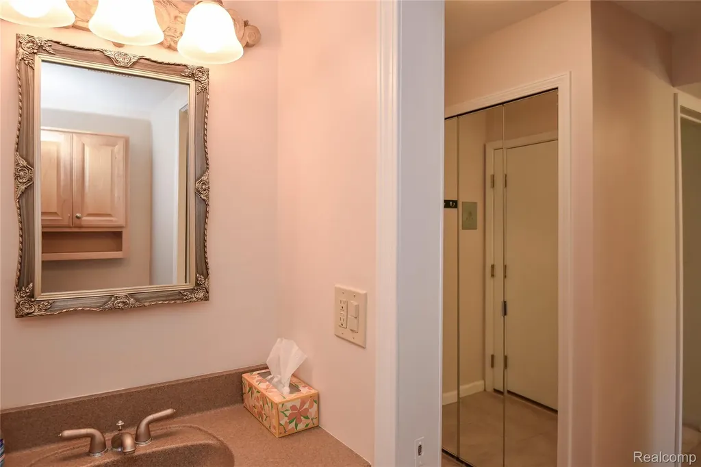 1653 Riverside Drive Rochester Hills City MI 48309