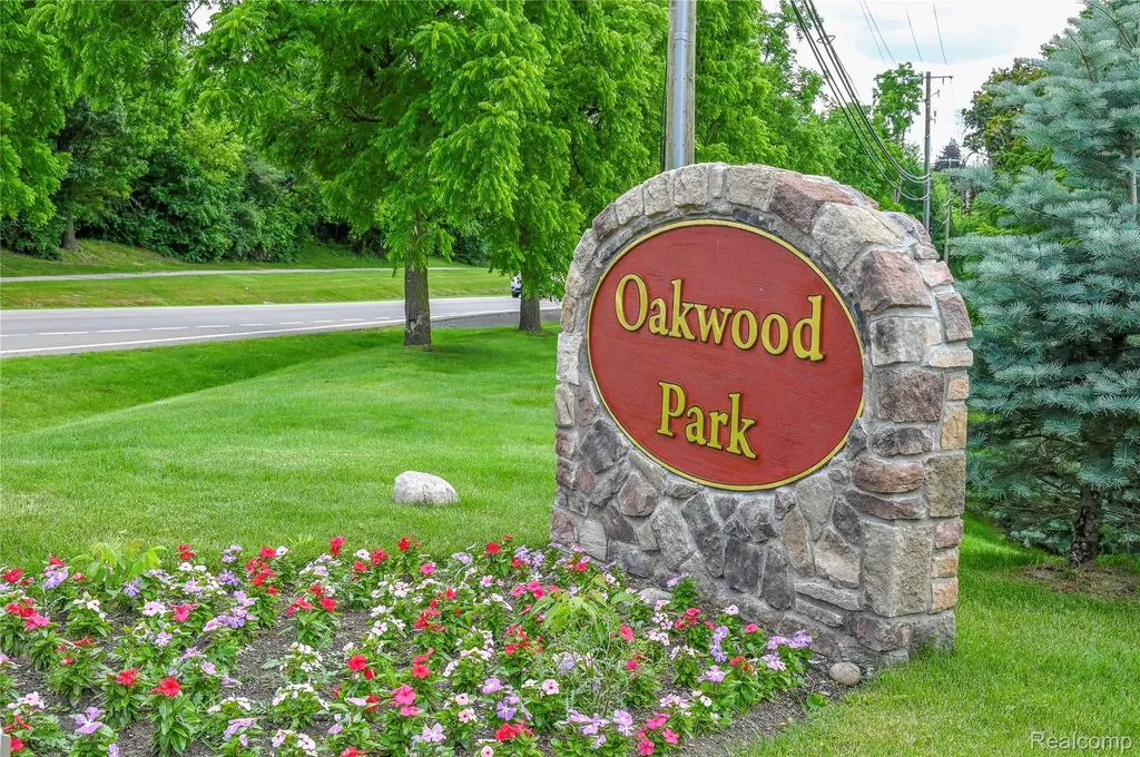 1653 Riverside Drive Rochester Hills City MI 48309