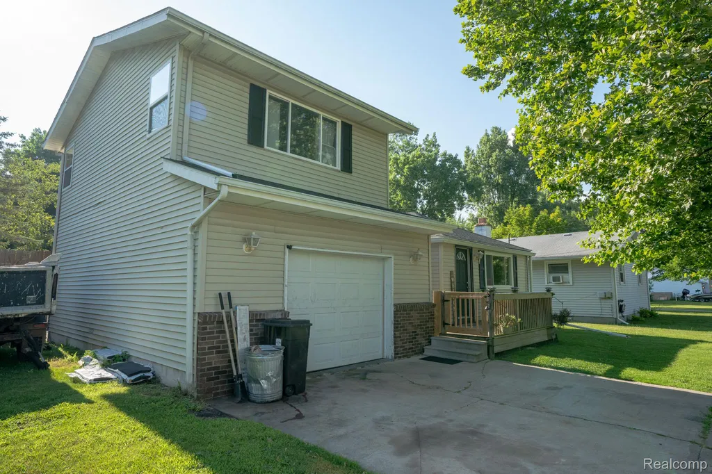 108 Carolina Avenue Marysville City MI 48040