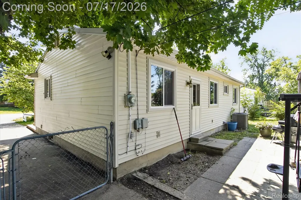 1772 Emerson Avenue Ypsilanti Charter Township MI 48198