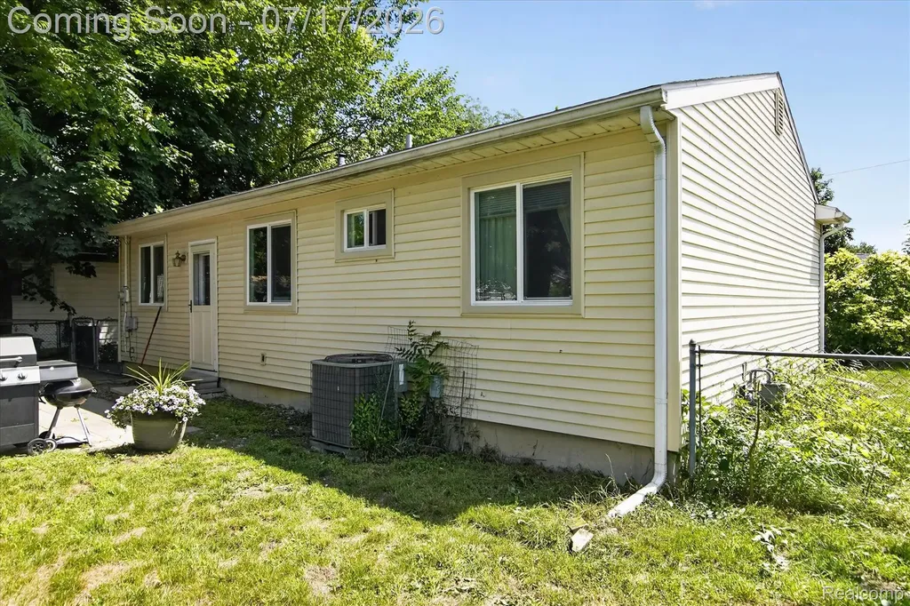 1772 Emerson Avenue Ypsilanti Charter Township MI 48198
