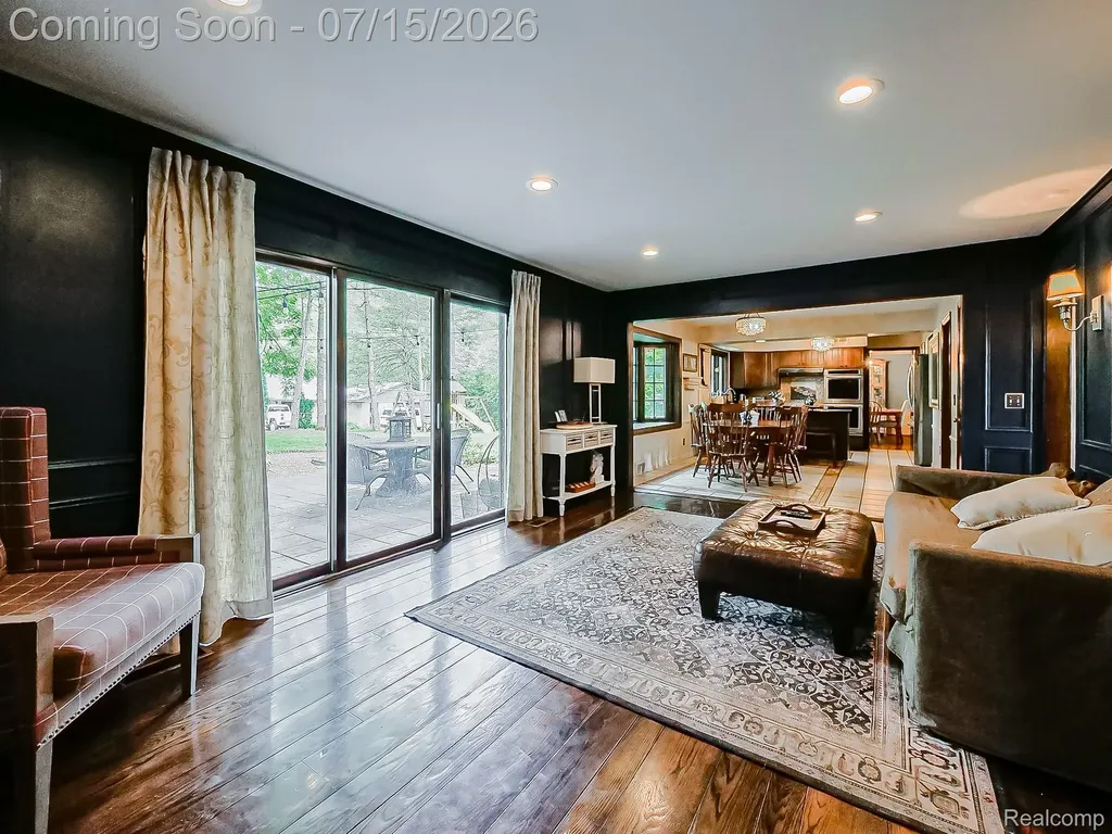 6730 Meadowlake Road Bloomfield Hills City MI 48301