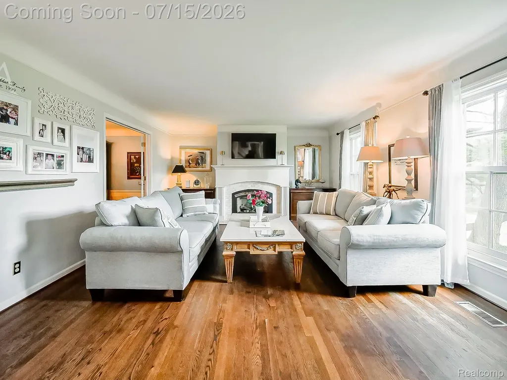 6730 Meadowlake Road Bloomfield Hills City MI 48301