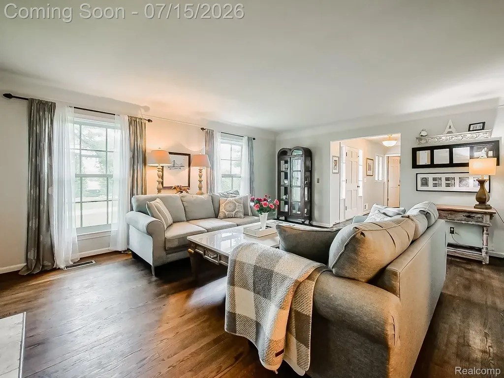 6730 Meadowlake Road Bloomfield Hills City MI 48301