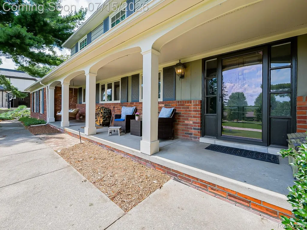 6730 Meadowlake Road Bloomfield Hills City MI 48301