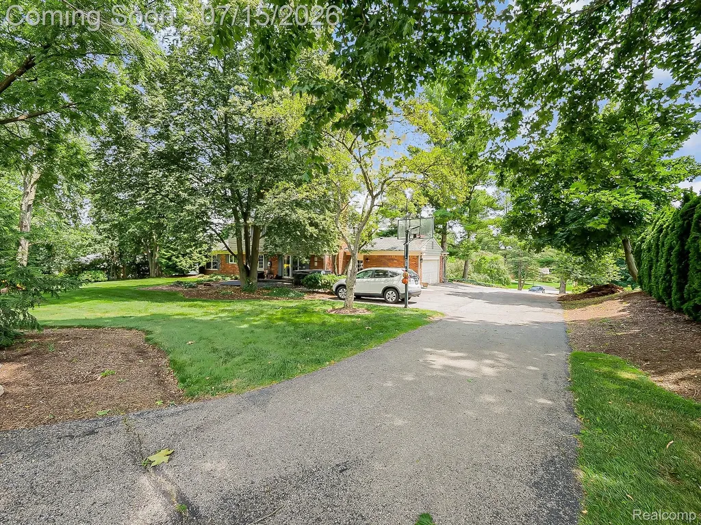 6730 Meadowlake Road Bloomfield Hills City MI 48301