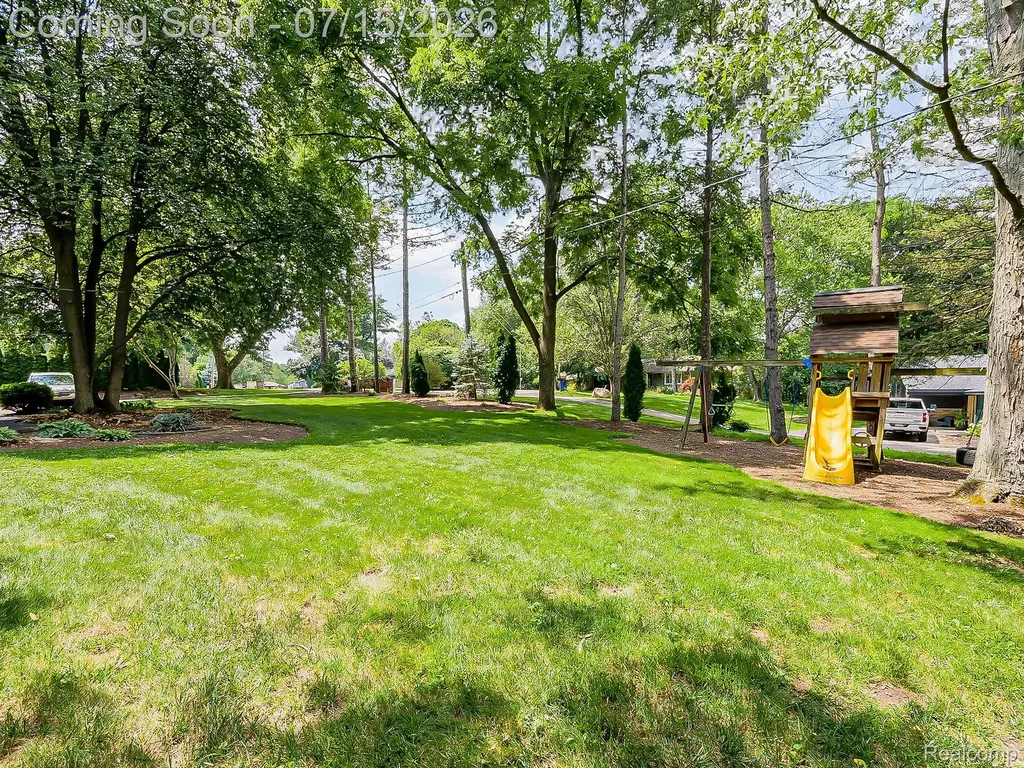 6730 Meadowlake Road Bloomfield Hills City MI 48301