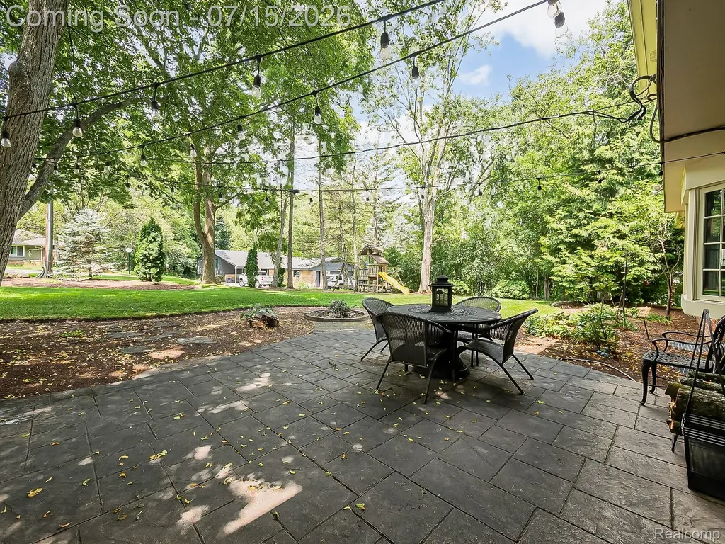 6730 Meadowlake Road Bloomfield Hills City MI 48301